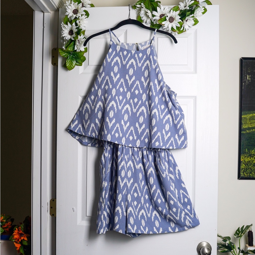 Mud Pie Romper Light Blue White Flowy with Pockets Ikat Print size L Summer